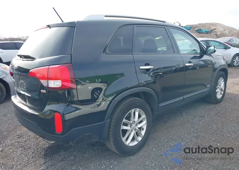 2015 Kia Sorento Lx z USA, uszkodzony, nr VIN 5XYKTDA66FG570095